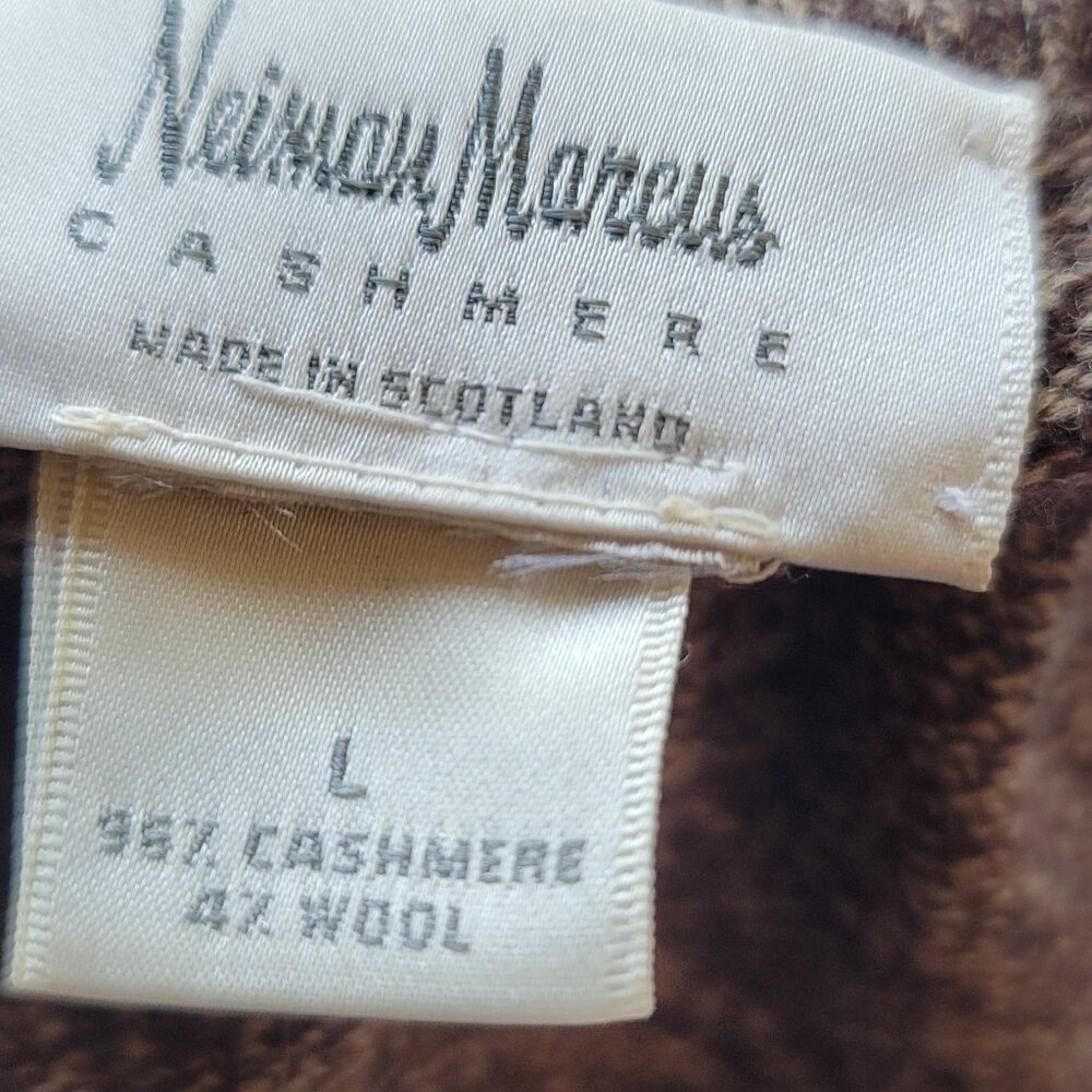 Neiman Marcus Cashmere sweater - Picture 7 of 7